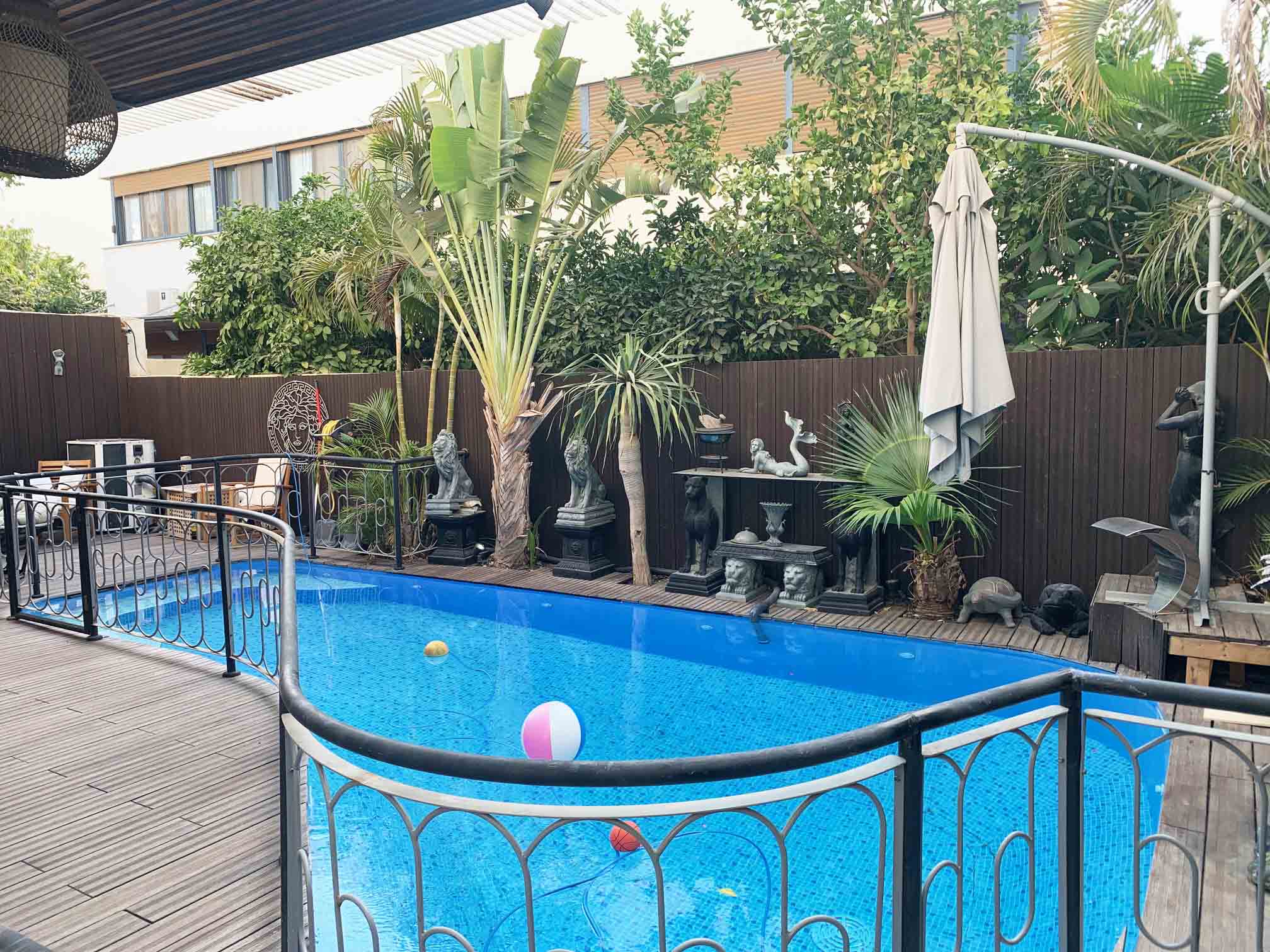 Maison à Pras Novel